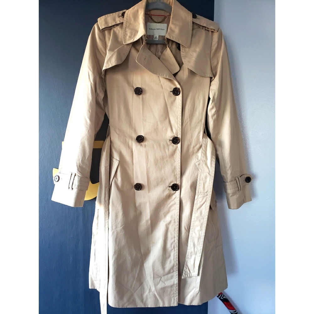 Traditionally Stylin' Tan BR Dbl-Brstd Trench Ct
